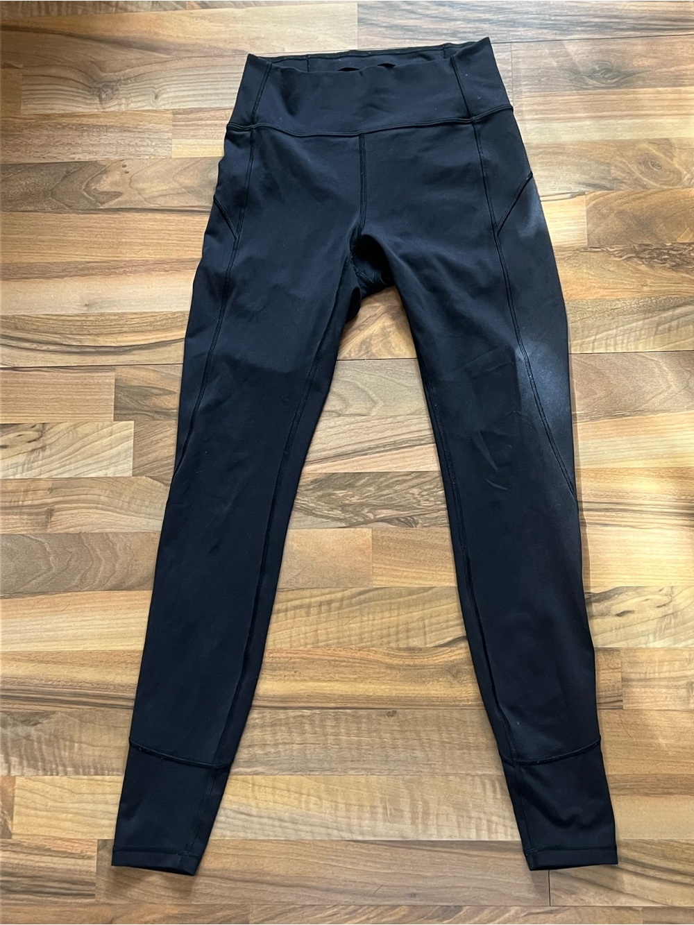 Lululemon 28" black In the Movement Tight Everlux